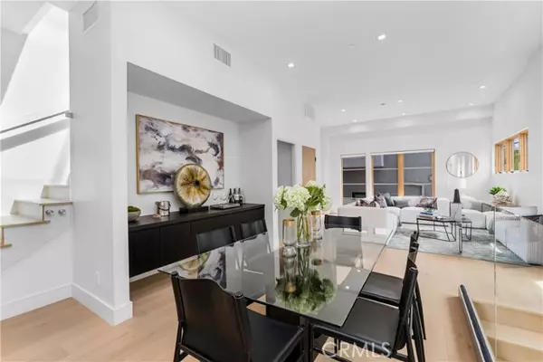 West Hollywood, CA 90046,1035 N Vista Street