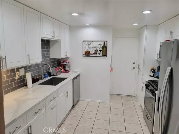 Panorama City (los Angeles), CA 91402,9800 Vesper Avenue #28