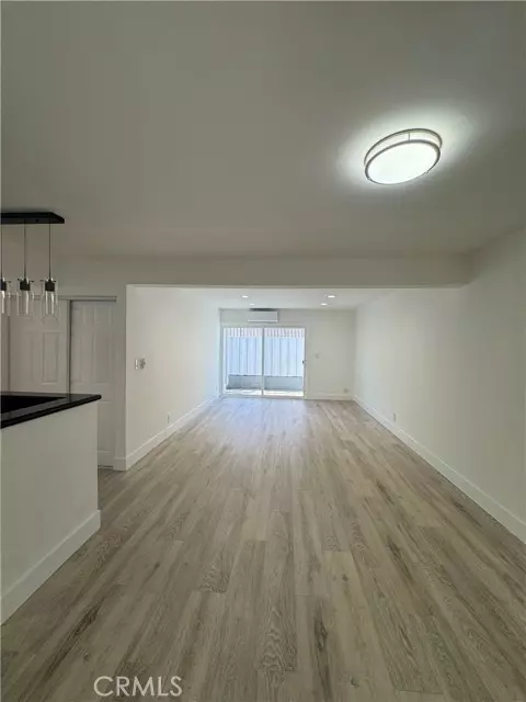 18620 Hatteras Street #169, Tarzana (los Angeles), CA 91356