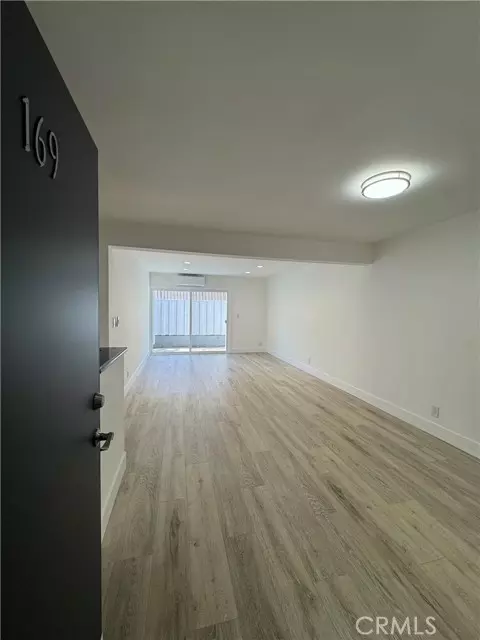 Tarzana (los Angeles), CA 91356,18620 Hatteras Street #169