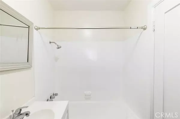 Los Angeles, CA 90038,723 N Ridgewood Place