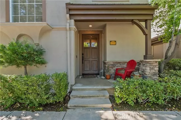 Valencia (santa Clarita), CA 91355,24714 Avignon Drive