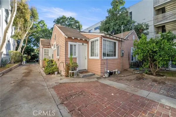 West Hollywood, CA 90046,7511 Hampton Avenue