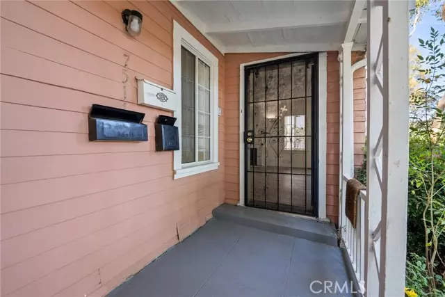 West Hollywood, CA 90046,7511 Hampton Avenue