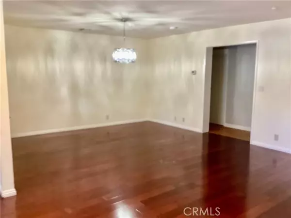 Woodland Hills (los Angeles), CA 91364,21914 Galvez Street