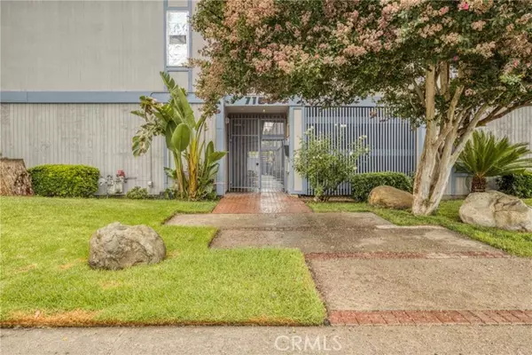 7100 Woodman Avenue, Van Nuys (los Angeles), CA 91405