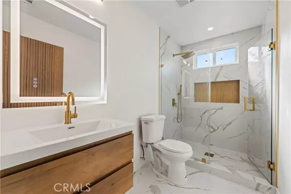 Sylmar (los Angeles), CA 91342,14890 Foothill Boulevard