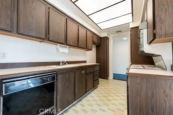 Sherman Oaks, CA 91403,14530 Benefit Street #205