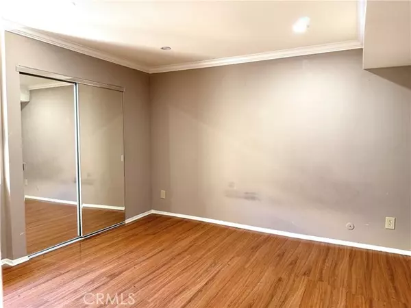 Encino (los Angeles), CA 91316,5325 Newcastle Avenue