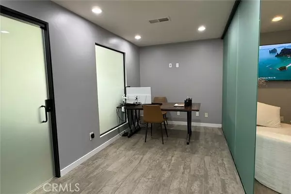 Burbank, CA 91502,207 W Alameda Avenue