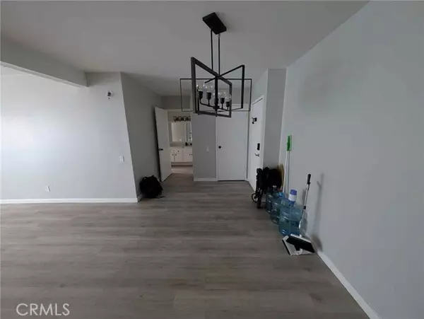 Encino (los Angeles), CA 91316,5460 White Oak Avenue #302