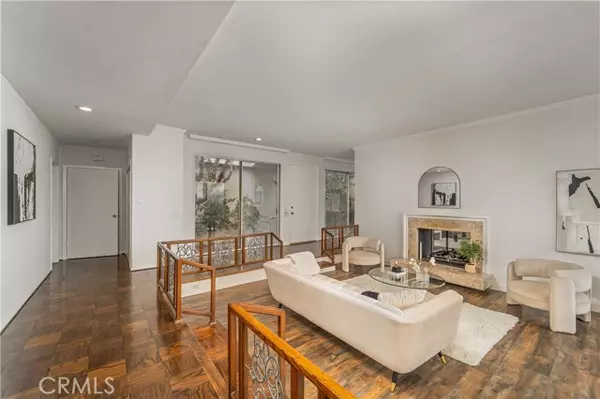 Woodland Hills (los Angeles), CA 91364,20193 Adele Drive