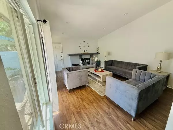Chatsworth (los Angeles), CA 91311,10068 Larwin #2