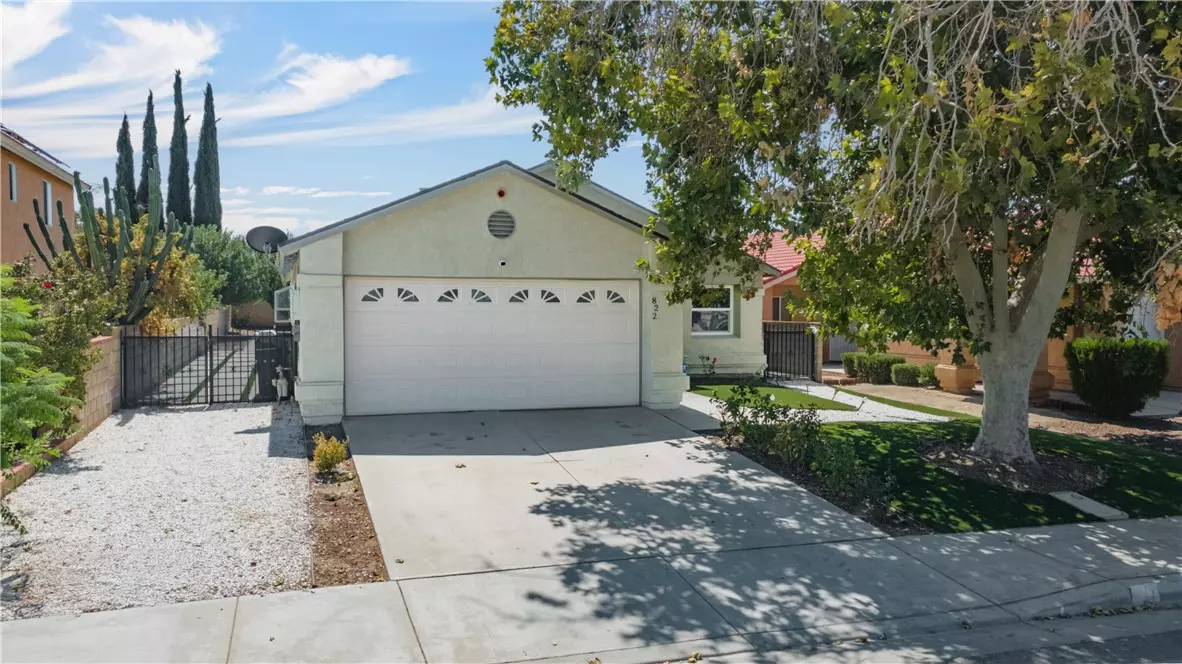 Lancaster, CA 93535,822 E Avenue J11