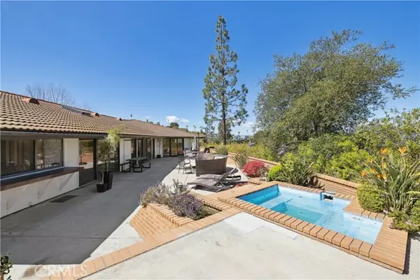 Encino (los Angeles), CA 91436,16347 Mandalay Drive