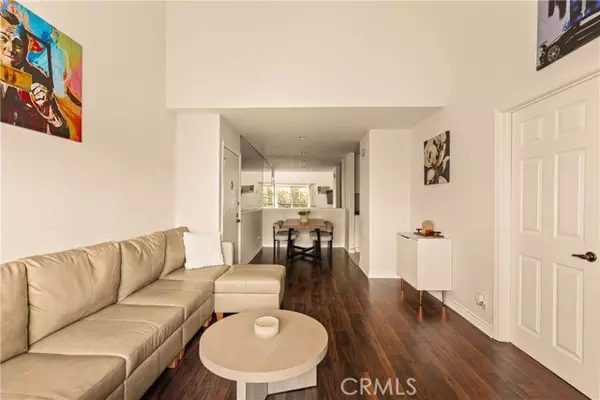 Glendale, CA 91203,365 Burchett Street #303