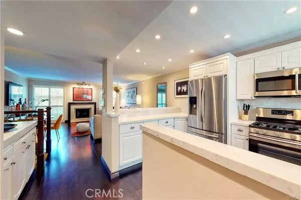 Sherman Oaks, CA 91403,4415 Saugus Avenue #208