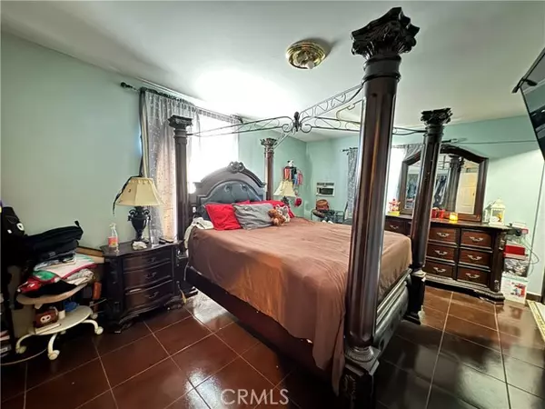 Pacoima (los Angeles), CA 91331,13745 Louvre St