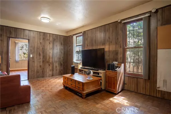 Los Angeles, CA 90029,1175 N Commonwealth Avenue