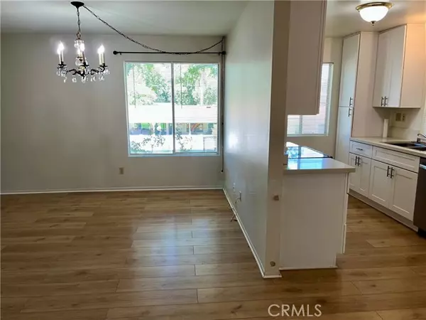 Newhall (santa Clarita), CA 91321,19352 Avenue of the Oaks