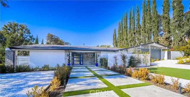 Woodland Hills (los Angeles), CA 91364,5105 Lubao Avenue