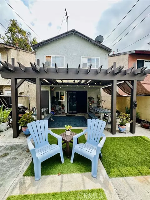 1445 Parade, Long Beach, CA 90810