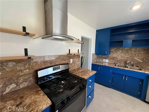 Los Angeles, CA 91406,16836 Covello Street