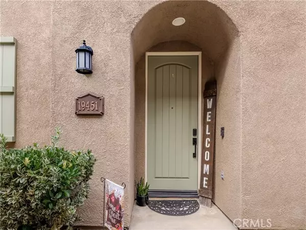 Saugus (santa Clarita), CA 91350,19451 Opal Lane