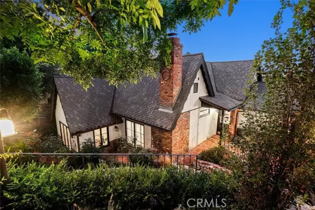 4040 Murietta Avenue, Sherman Oaks, CA 91423