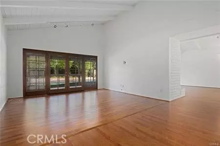 Woodland Hills (los Angeles), CA 91367,5341 Dubois Avenue