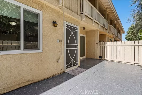 18361 STRATHERN Street #3, Reseda (los Angeles), CA 91335