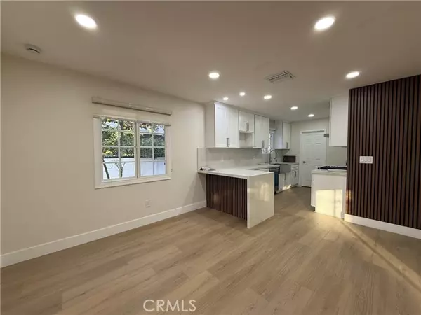 North Hills (los Angeles), CA 91343,9123 Woodley