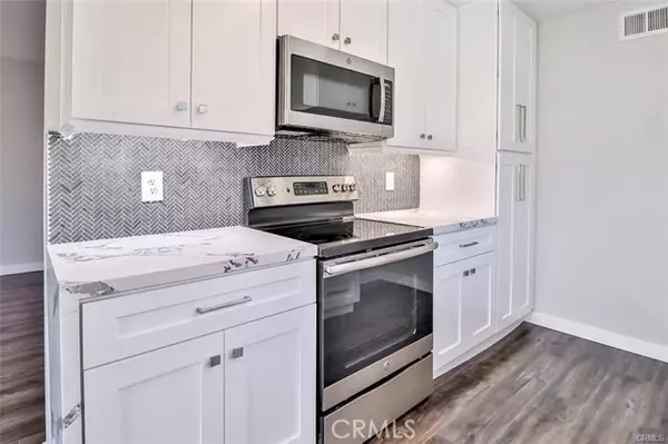 Agoura Hills, CA 91301,30501 Canwood