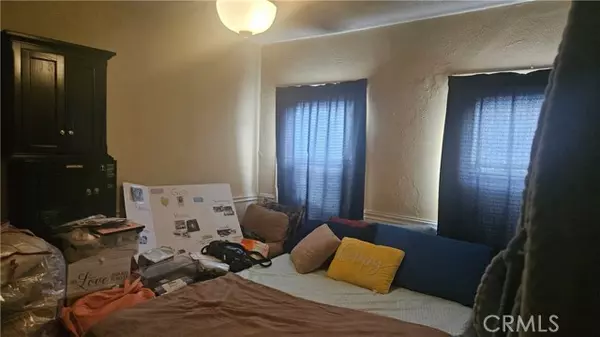 Los Angeles, CA 90044,739 W 102nd