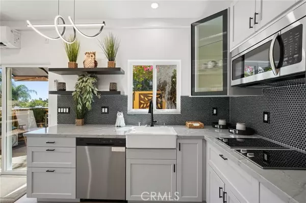 Los Angeles, CA 90068,2258 Helios Drive