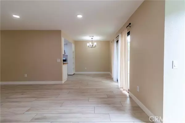 North Hills (los Angeles), CA 91343,9047 Langdon Avenue #22