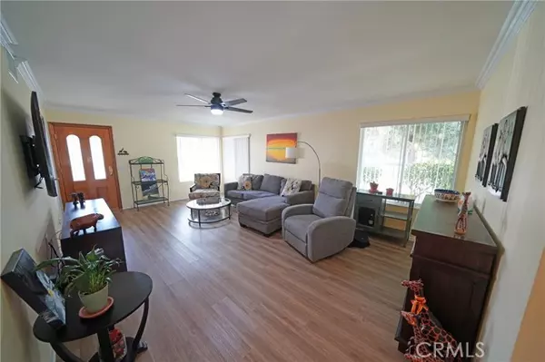 Newhall (santa Clarita), CA 91321,26360 OAKSPUR DR #A