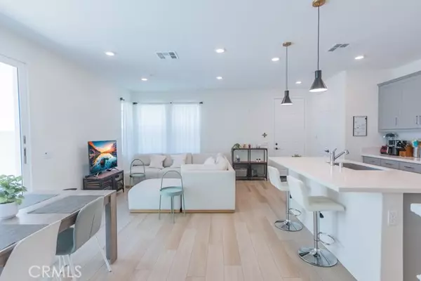 Valencia (santa Clarita), CA 91381,27474 Quiet View Place