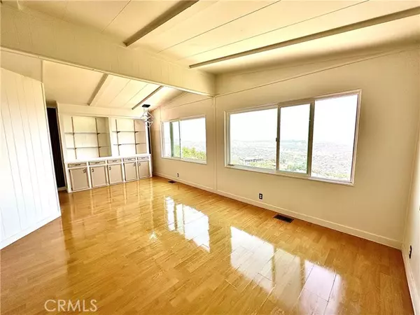 Canoga Park (los Angeles), CA 91304,24303 Woolsey Canyon Road