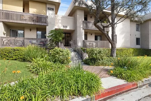 15215 Magnolia Boulevard #102, Sherman Oaks, CA 91403