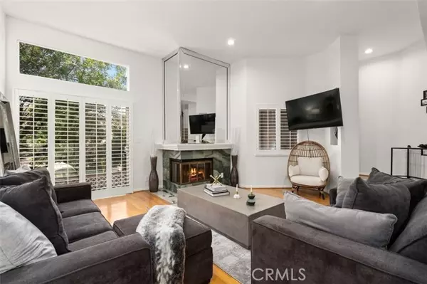 18730 Hatteras Street #46, Tarzana (los Angeles), CA 91356