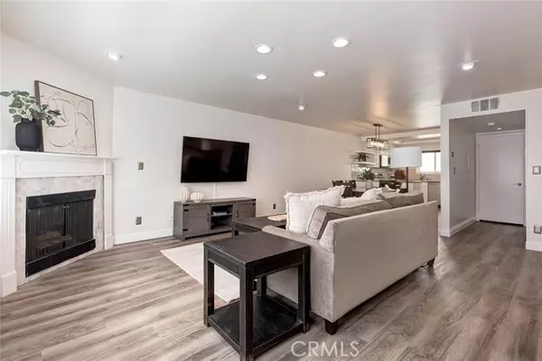 Sherman Oaks, CA 91423,14332 Dickens #10