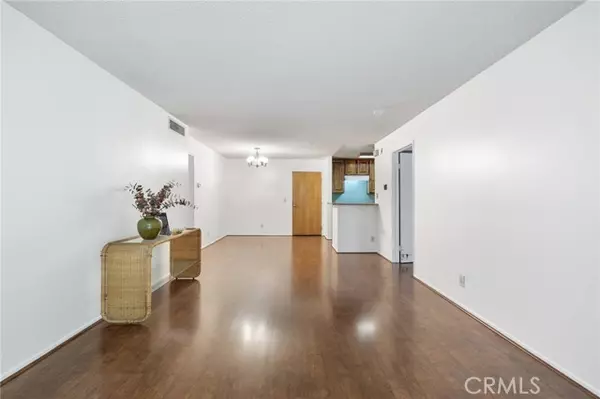 Los Angeles, CA 90042,3961 Via Marisol #233