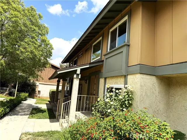 Reseda (los Angeles), CA 91335,6629 Wilbur Avenue #22