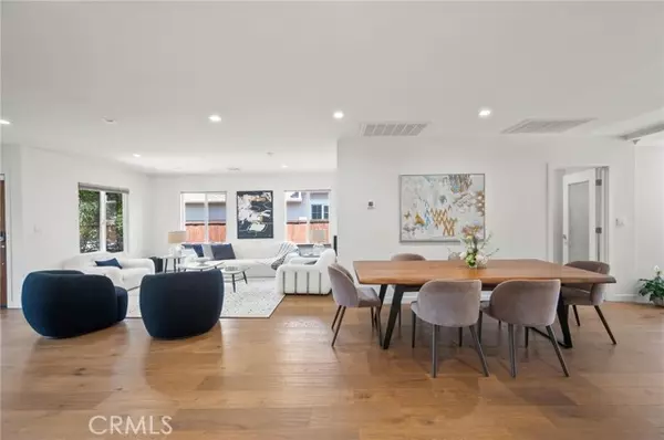 Encino (los Angeles), CA 91316,17642 Calvert Street