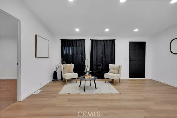 Lancaster, CA 93535,45800 Challenger Way #171