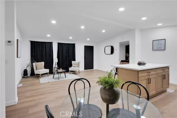 Lancaster, CA 93535,45800 Challenger Way #171