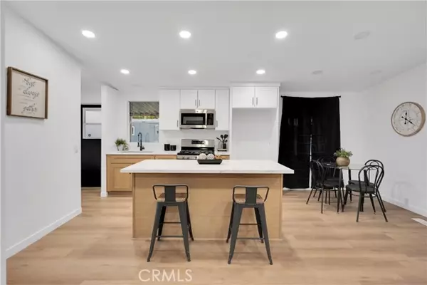 Lancaster, CA 93535,45800 Challenger Way #171