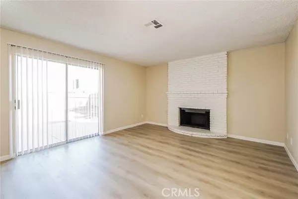 Lancaster, CA 93535,855 E Avenue J9