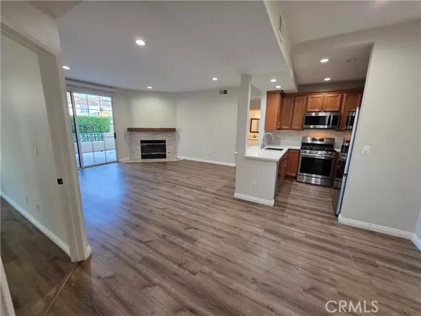 Valencia (santa Clarita), CA 91355,23615 Del Monte #345
